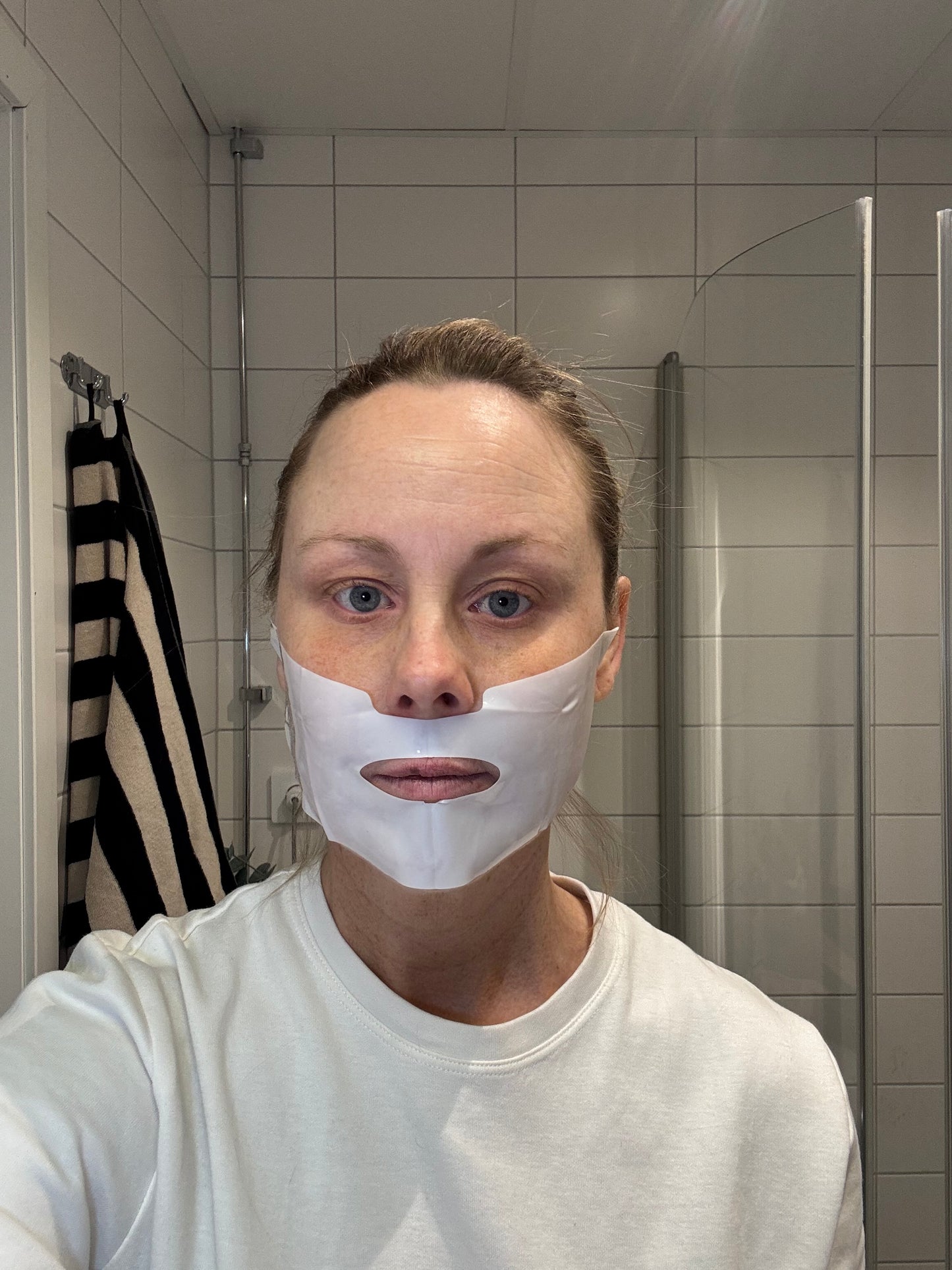 Ansiktsmask med kollagen som återfuktar, stramar upp och ger huden ny lyster