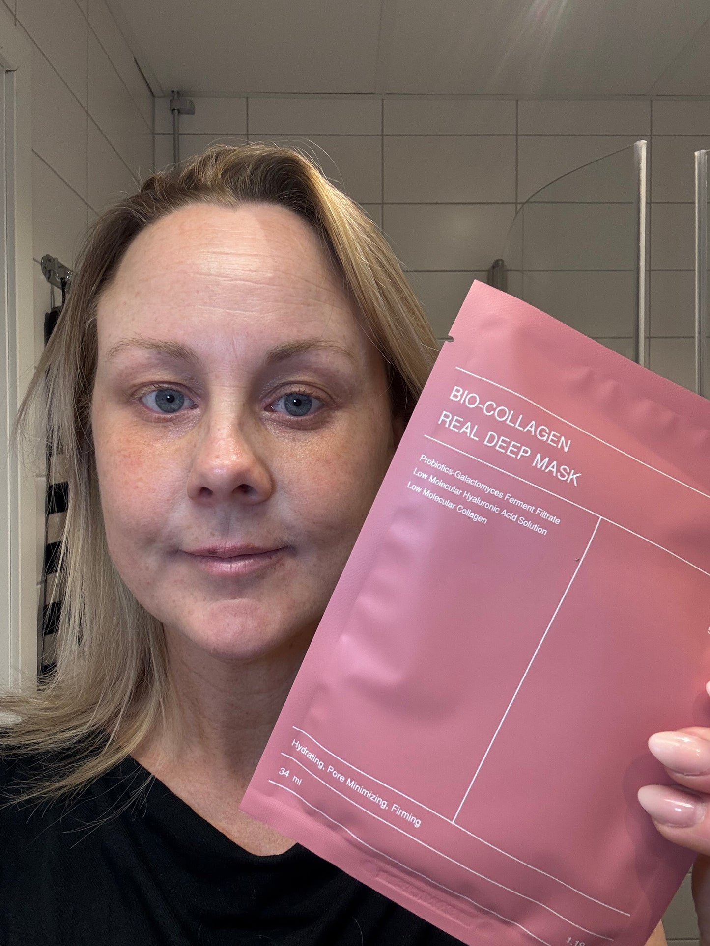 Ansiktsmask med kollagen som återfuktar, stramar upp och ger huden ny lyster