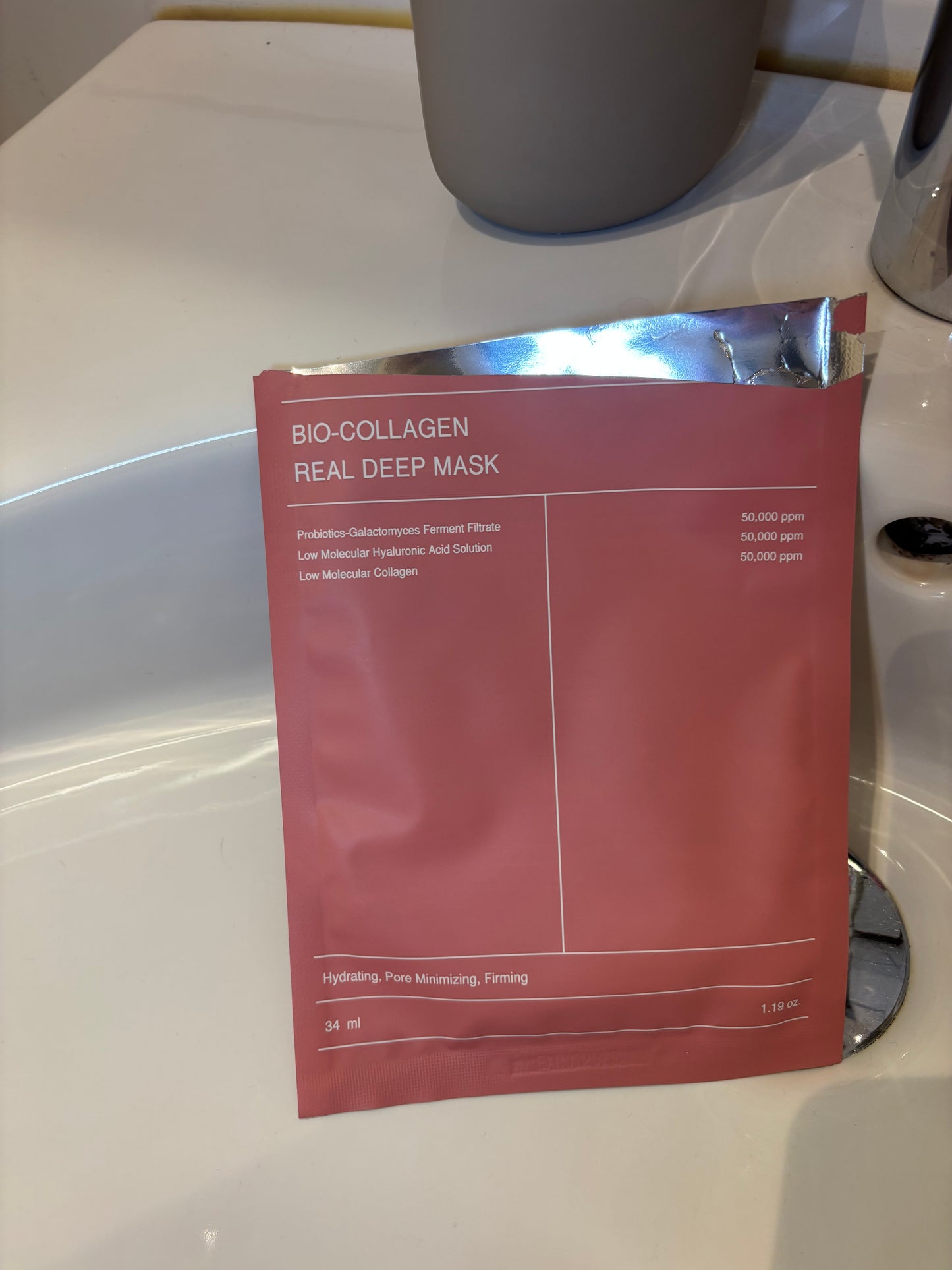 Ansiktsmask med kollagen som återfuktar, stramar upp och ger huden ny lyster